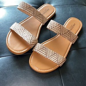 Women’s sandals size 9